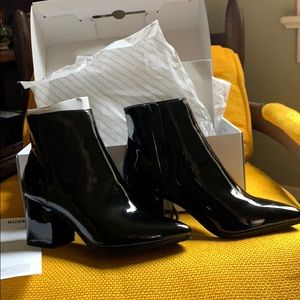 Aldo Fralissi-95 Black patent ankle bootie